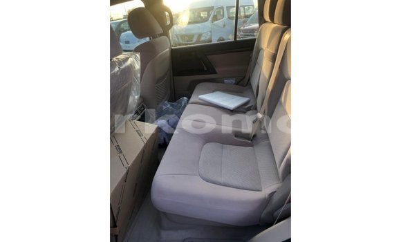 Buy Import Toyota Land Cruiser Black Car in Import - Dubai in Great Comore Buy Import Toyota Land Cruiser Black Car in Import - Dubai in Great Comore