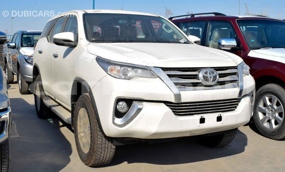 Acheter Import Voiture Toyota Fortuner Blanc à Import - Dubai, Grande Comore Acheter Import Voiture Toyota Fortuner Blanc à Import - Dubai, Grande Comore