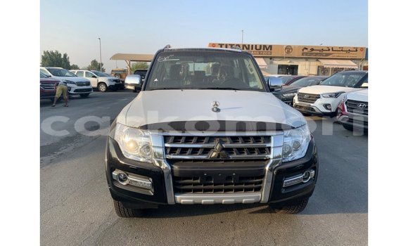 Buy Import Mitsubishi Pajero Black Car in Import - Dubai in Great Comore Buy Import Mitsubishi Pajero Black Car in Import - Dubai in Great Comore