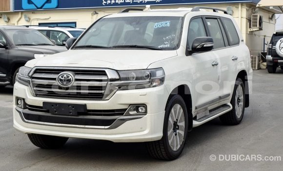 Buy Import Toyota Land Cruiser White Car in Import - Dubai in Great Comore Buy Import Toyota Land Cruiser White Car in Import - Dubai in Great Comore