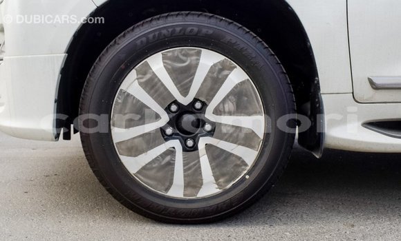 Buy Import Toyota Land Cruiser White Car in Import - Dubai in Great Comore Buy Import Toyota Land Cruiser White Car in Import - Dubai in Great Comore