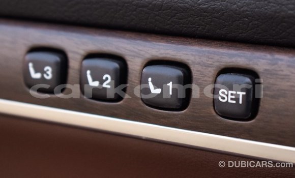 Buy Import Toyota Land Cruiser White Car in Import - Dubai in Great Comore Buy Import Toyota Land Cruiser White Car in Import - Dubai in Great Comore