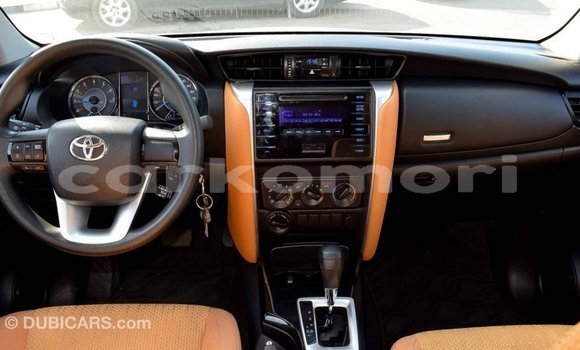 Acheter Import Voiture Toyota Fortuner Bleu à Import - Dubai, Grande Comore Acheter Import Voiture Toyota Fortuner Bleu à Import - Dubai, Grande Comore
