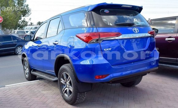 Acheter Import Voiture Toyota Fortuner Bleu à Import - Dubai, Grande Comore Acheter Import Voiture Toyota Fortuner Bleu à Import - Dubai, Grande Comore