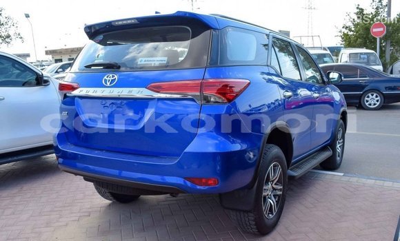 Acheter Import Voiture Toyota Fortuner Bleu à Import - Dubai, Grande Comore Acheter Import Voiture Toyota Fortuner Bleu à Import - Dubai, Grande Comore