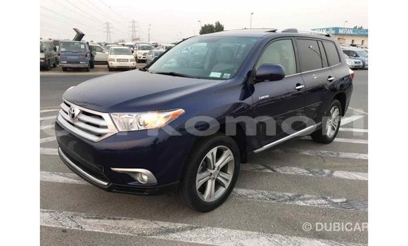 Acheter Import Voiture Toyota Highlander Bleu à Import - Dubai, Grande Comore Acheter Import Voiture Toyota Highlander Bleu à Import - Dubai, Grande Comore