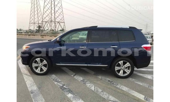 Acheter Import Voiture Toyota Highlander Bleu à Import - Dubai, Grande Comore Acheter Import Voiture Toyota Highlander Bleu à Import - Dubai, Grande Comore