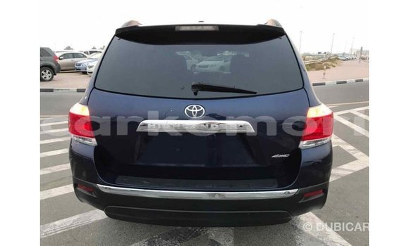 Acheter Import Voiture Toyota Highlander Bleu à Import - Dubai, Grande Comore Acheter Import Voiture Toyota Highlander Bleu à Import - Dubai, Grande Comore