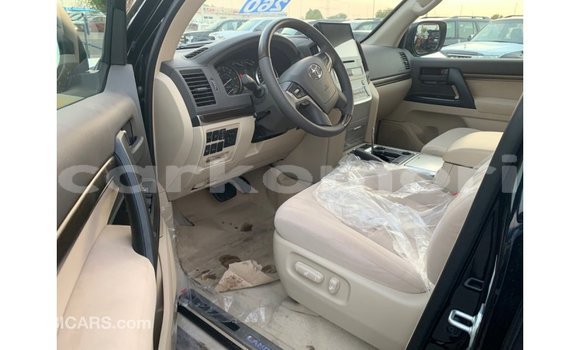 Buy Import Toyota Land Cruiser Black Car in Import - Dubai in Great Comore Buy Import Toyota Land Cruiser Black Car in Import - Dubai in Great Comore