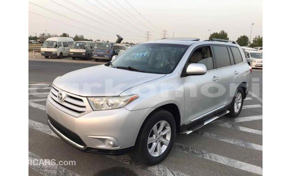 Acheter Import Voiture Toyota Highlander Autre à Import - Dubai, Grande Comore Acheter Import Voiture Toyota Highlander Autre à Import - Dubai, Grande Comore