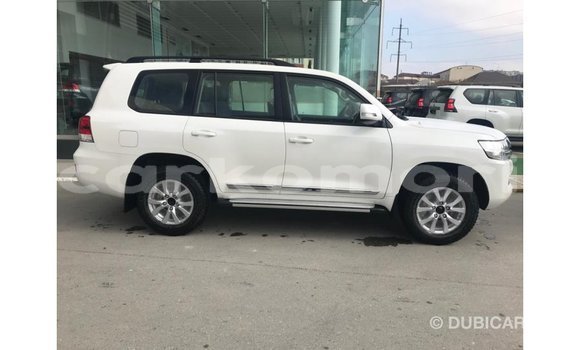Buy Import Toyota Land Cruiser White Car in Import - Dubai in Great Comore Buy Import Toyota Land Cruiser White Car in Import - Dubai in Great Comore