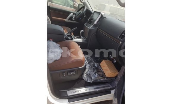 Buy Import Toyota Land Cruiser Brown Car in Import - Dubai in Great Comore Buy Import Toyota Land Cruiser Brown Car in Import - Dubai in Great Comore