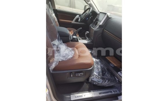 Buy Import Toyota Land Cruiser Brown Car in Import - Dubai in Great Comore Buy Import Toyota Land Cruiser Brown Car in Import - Dubai in Great Comore