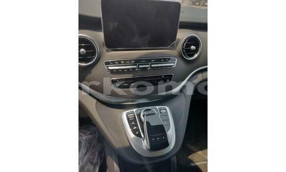 Buy Import Mercedes-Benz 250 Black Car in Import - Dubai in Great Comore Buy Import Mercedes-Benz 250 Black Car in Import - Dubai in Great Comore