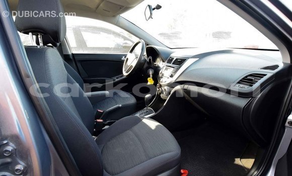 Acheter Import Voiture Hyundai Accent Autre à Import - Dubai, Grande Comore Acheter Import Voiture Hyundai Accent Autre à Import - Dubai, Grande Comore