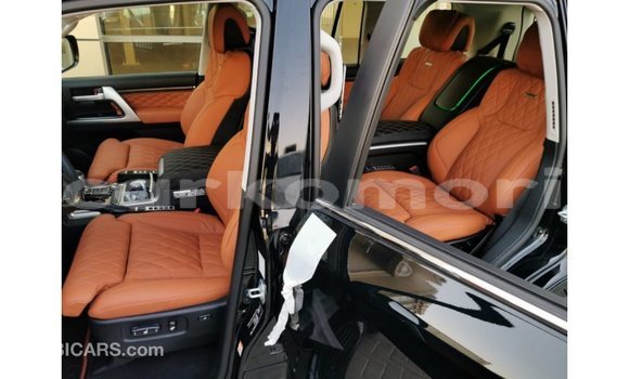 Buy Import Toyota Land Cruiser Black Car in Import - Dubai in Great Comore Buy Import Toyota Land Cruiser Black Car in Import - Dubai in Great Comore