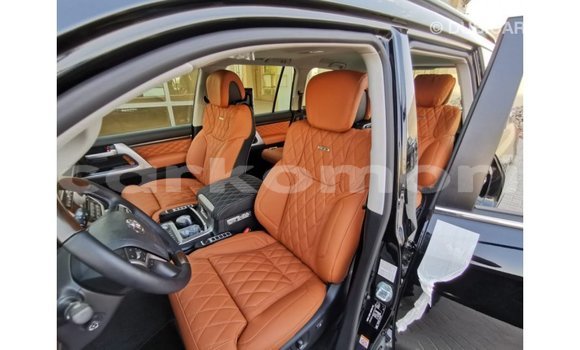 Buy Import Toyota Land Cruiser Black Car in Import - Dubai in Great Comore Buy Import Toyota Land Cruiser Black Car in Import - Dubai in Great Comore