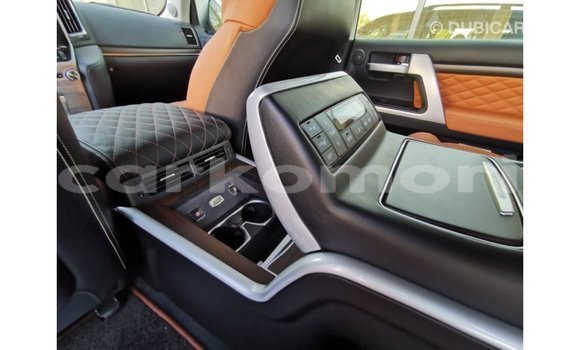 Buy Import Toyota Land Cruiser Black Car in Import - Dubai in Great Comore Buy Import Toyota Land Cruiser Black Car in Import - Dubai in Great Comore