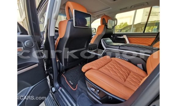 Buy Import Toyota Land Cruiser Black Car in Import - Dubai in Great Comore Buy Import Toyota Land Cruiser Black Car in Import - Dubai in Great Comore