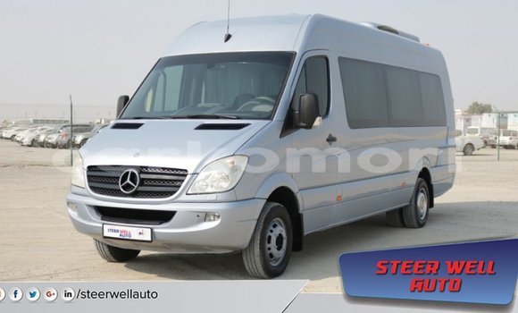 Buy Import Mercedes-Benz 190 Other Car in Import - Dubai in Great Comore Buy Import Mercedes-Benz 190 Other Car in Import - Dubai in Great Comore