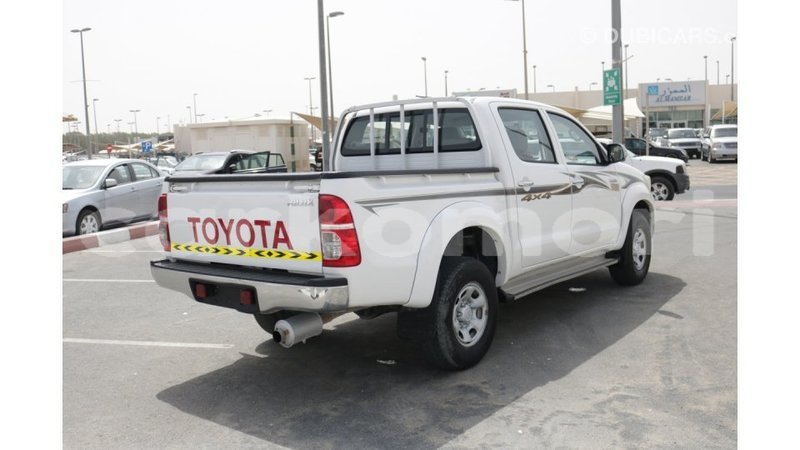 Big with watermark toyota hilux grande comore import dubai 1259