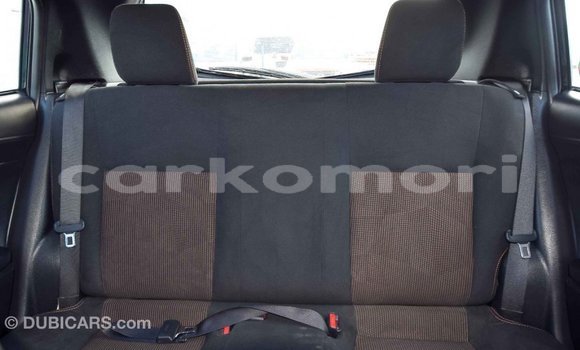 Acheter Import Voiture Toyota Yaris Noir à Import - Dubai, Grande Comore Acheter Import Voiture Toyota Yaris Noir à Import - Dubai, Grande Comore