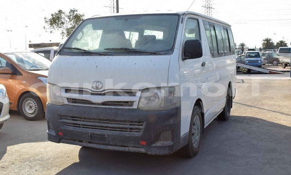 Acheter Import Voiture Toyota Hiace Blanc à Import - Dubai, Grande Comore Acheter Import Voiture Toyota Hiace Blanc à Import - Dubai, Grande Comore