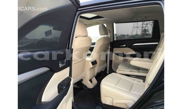 Acheter Import Voiture Toyota Highlander Noir à Import - Dubai, Grande Comore Acheter Import Voiture Toyota Highlander Noir à Import - Dubai, Grande Comore