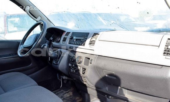 Acheter Import Voiture Toyota Hiace Blanc à Import - Dubai, Grande Comore Acheter Import Voiture Toyota Hiace Blanc à Import - Dubai, Grande Comore