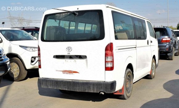 Acheter Import Voiture Toyota Hiace Blanc à Import - Dubai, Grande Comore Acheter Import Voiture Toyota Hiace Blanc à Import - Dubai, Grande Comore