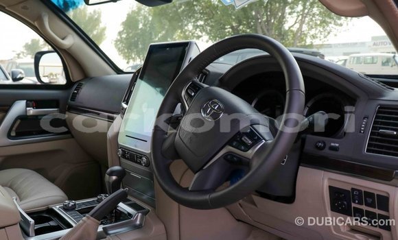 Buy Import Toyota Land Cruiser White Car in Import - Dubai in Great Comore Buy Import Toyota Land Cruiser White Car in Import - Dubai in Great Comore
