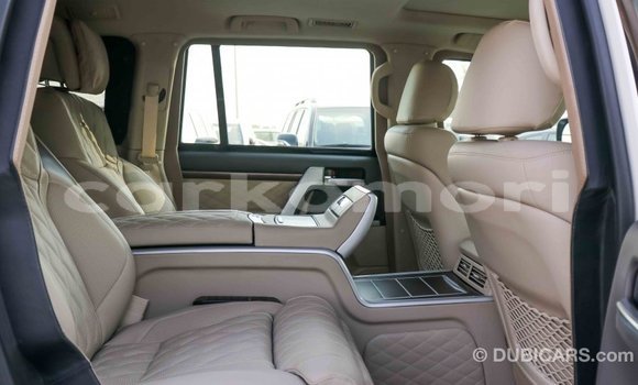Buy Import Toyota Land Cruiser White Car in Import - Dubai in Great Comore Buy Import Toyota Land Cruiser White Car in Import - Dubai in Great Comore