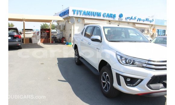 Buy Import Toyota Hilux White Car in Import - Dubai in Great Comore Buy Import Toyota Hilux White Car in Import - Dubai in Great Comore