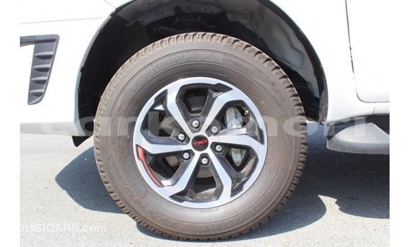 Buy Import Toyota Hilux White Car in Import - Dubai in Great Comore Buy Import Toyota Hilux White Car in Import - Dubai in Great Comore