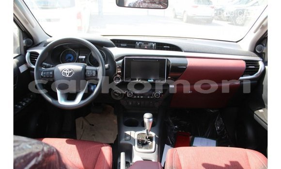 Buy Import Toyota Hilux White Car in Import - Dubai in Great Comore Buy Import Toyota Hilux White Car in Import - Dubai in Great Comore