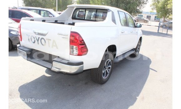 Buy Import Toyota Hilux White Car in Import - Dubai in Great Comore Buy Import Toyota Hilux White Car in Import - Dubai in Great Comore