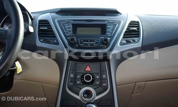 Acheter Import Voiture Hyundai Elantra Rouge à Import - Dubai, Grande Comore Acheter Import Voiture Hyundai Elantra Rouge à Import - Dubai, Grande Comore