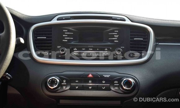 Acheter Import Voiture Kia Sorento Noir à Import - Dubai, Grande Comore Acheter Import Voiture Kia Sorento Noir à Import - Dubai, Grande Comore