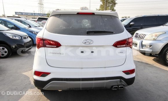 Acheter Import Voiture Hyundai Santa Fe Blanc à Import - Dubai, Grande Comore Acheter Import Voiture Hyundai Santa Fe Blanc à Import - Dubai, Grande Comore