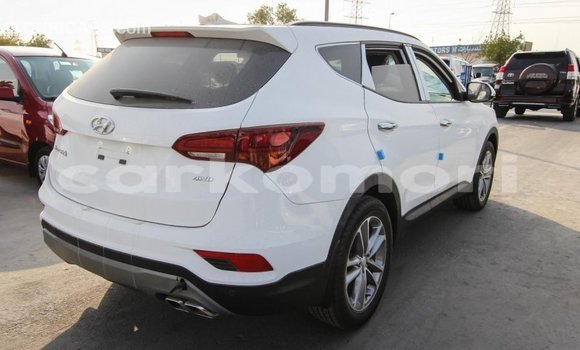 Acheter Import Voiture Hyundai Santa Fe Blanc à Import - Dubai, Grande Comore Acheter Import Voiture Hyundai Santa Fe Blanc à Import - Dubai, Grande Comore