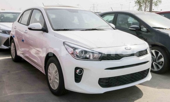 Acheter Import Voiture Kia Rio Blanc à Import - Dubai, Grande Comore Acheter Import Voiture Kia Rio Blanc à Import - Dubai, Grande Comore