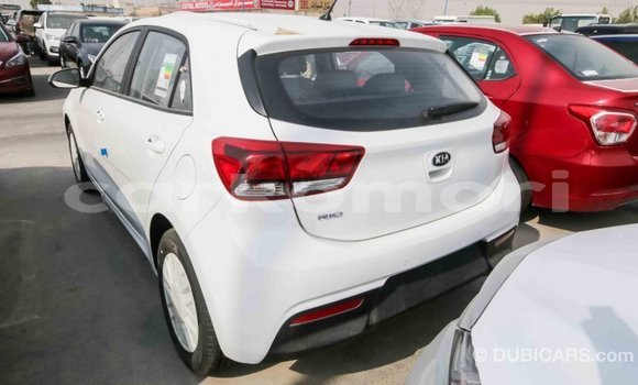 Acheter Import Voiture Kia Rio Blanc à Import - Dubai, Grande Comore Acheter Import Voiture Kia Rio Blanc à Import - Dubai, Grande Comore