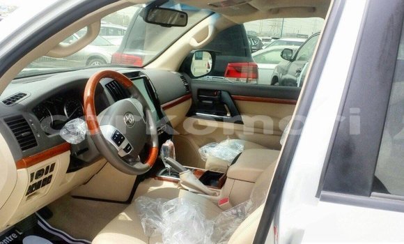 Acheter Import Voiture Toyota Land Cruiser Autre à Import - Dubai, Grande Comore Acheter Import Voiture Toyota Land Cruiser Autre à Import - Dubai, Grande Comore