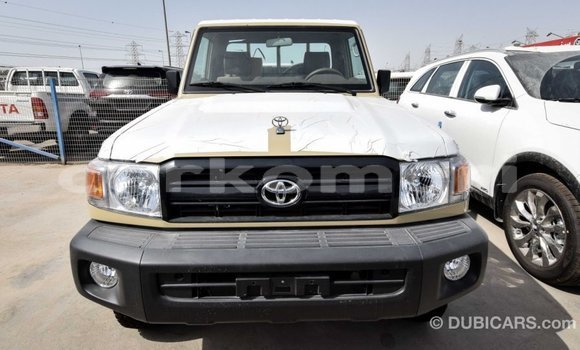 Acheter Import Voiture Toyota Land Cruiser Beige à Import - Dubai, Grande Comore Acheter Import Voiture Toyota Land Cruiser Beige à Import - Dubai, Grande Comore