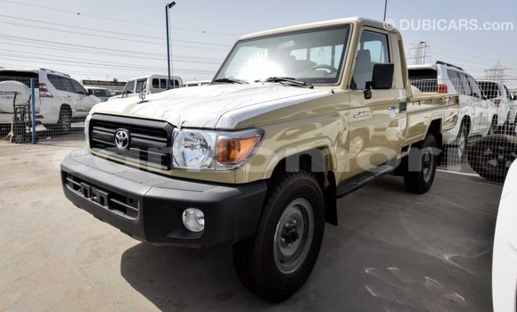 Acheter Import Voiture Toyota Land Cruiser Beige à Import - Dubai, Grande Comore Acheter Import Voiture Toyota Land Cruiser Beige à Import - Dubai, Grande Comore