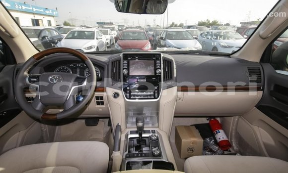Acheter Import Voiture Toyota Land Cruiser Noir à Import - Dubai, Grande Comore Acheter Import Voiture Toyota Land Cruiser Noir à Import - Dubai, Grande Comore