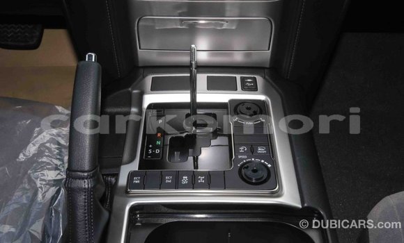 Acheter Import Voiture Toyota Land Cruiser Blanc à Import - Dubai, Grande Comore Acheter Import Voiture Toyota Land Cruiser Blanc à Import - Dubai, Grande Comore