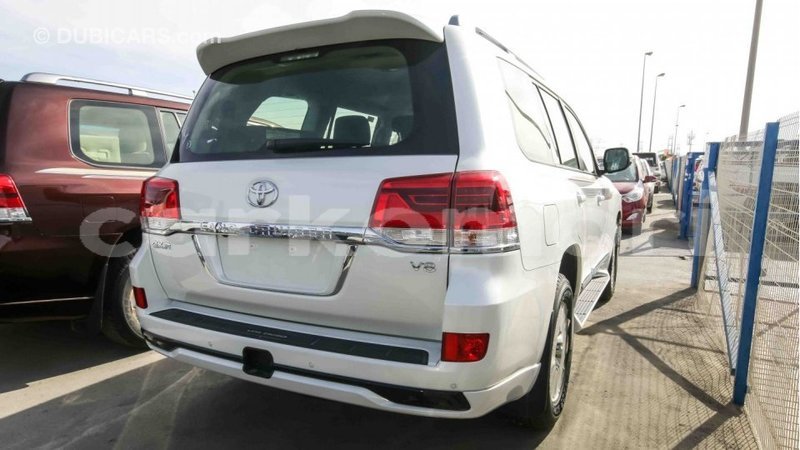 Big with watermark toyota land cruiser grande comore import dubai 1296