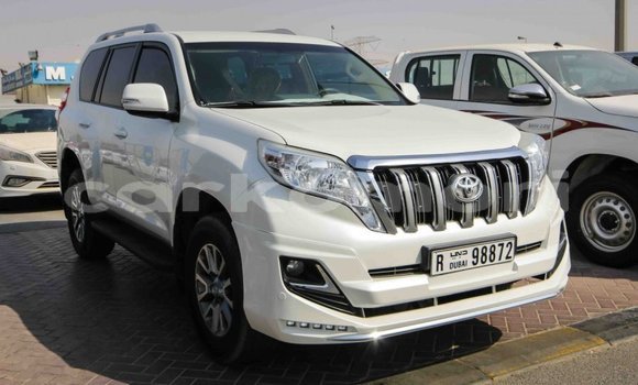 Acheter Import Voiture Toyota Prado Blanc à Import - Dubai, Grande Comore Acheter Import Voiture Toyota Prado Blanc à Import - Dubai, Grande Comore