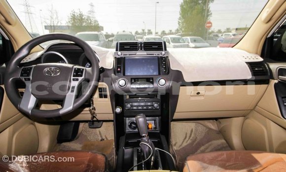 Acheter Import Voiture Toyota Prado Blanc à Import - Dubai, Grande Comore Acheter Import Voiture Toyota Prado Blanc à Import - Dubai, Grande Comore